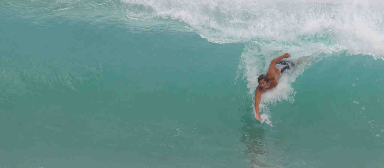 Comment prendre une vague en bodysurf ?